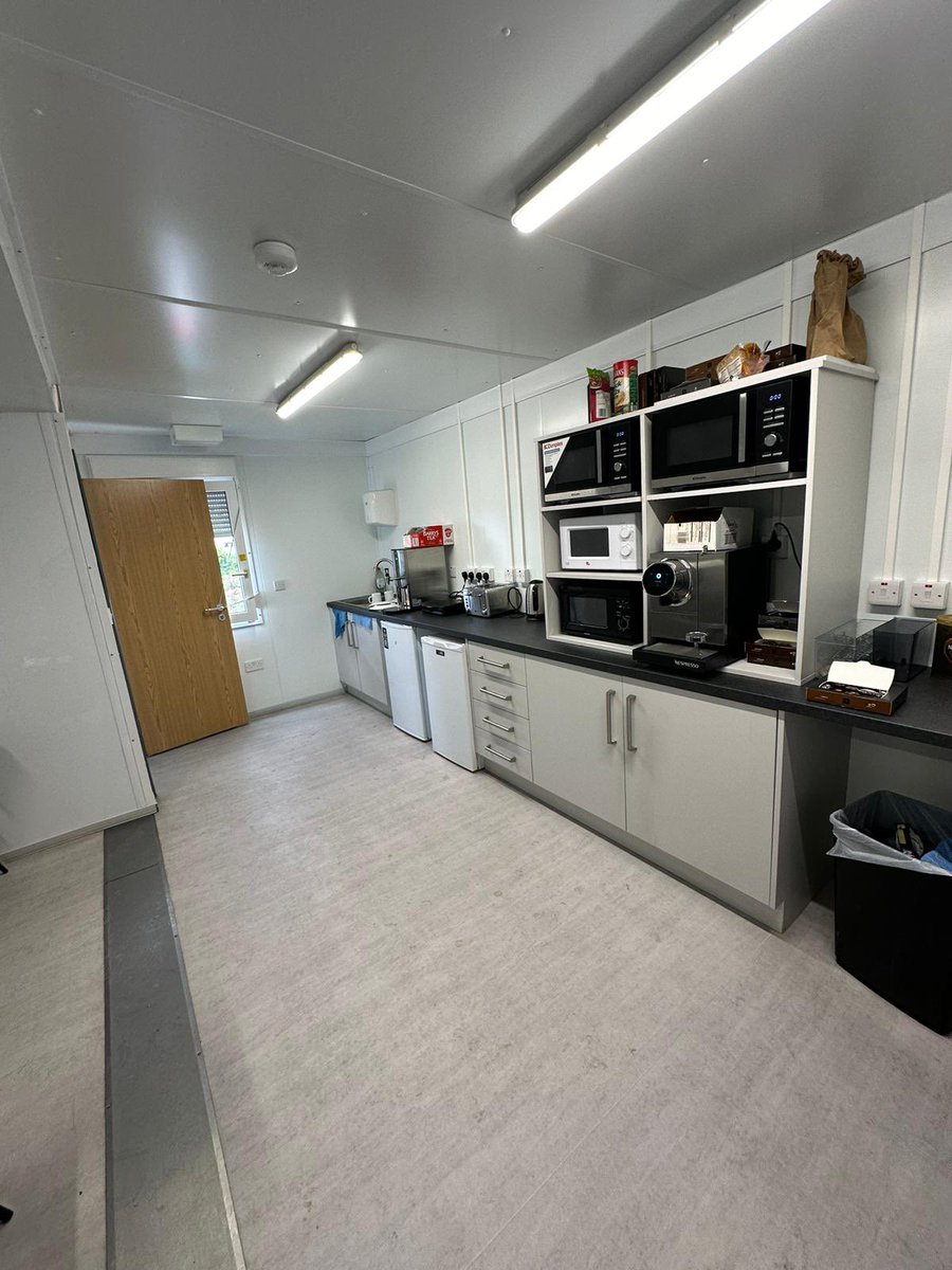 IeVending's tweet image. 🎉 Exciting Update! 🎉
We’re proud to announce the installation of a brand-new vending machine at one of Dublin’s prominent construction sites, managed by the renowned Jones Engineering.

#VendingSolutions #JonesEngineering #Dublin #ConstructionIndustry #TeamSuccess