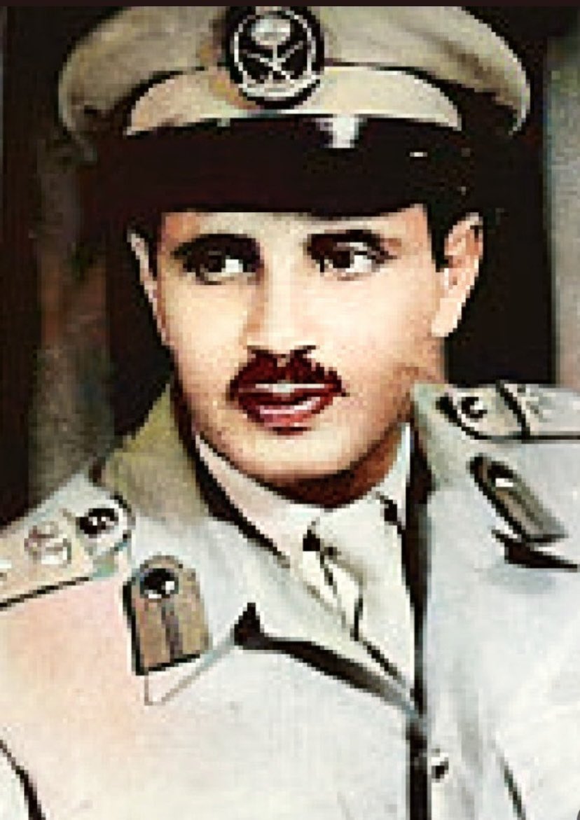 hamdi_saad's tweet photo. حمدى سعد  في عام 1387هـ  كتب سيدي صاحب السمو الملكي الأمير محمد بن عبدالعزيز رحمه الله تعالى خطاب توصية للعميد طارق عبدالحكيم  مدير معهد الموسيقى للإلتحاق بالقسم الوتري لدراسة النوتة ومقامات السلالم الموسيقية لتطوير الشخصي موسيقياً وتدوين ماحولي من ألاصوات https://t.co/bfnm6okEPr