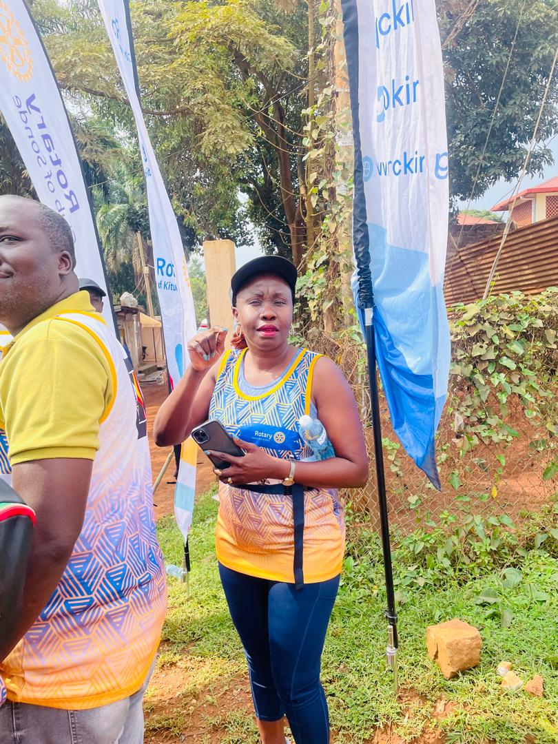 rckira1's tweet photo. Stepping up for a cause! ๐ถ๐ฝโโ๏ธ๐ถ๐ฝโโ๏ธ We joined other forces for a walk from Conbary Hotel Bulindo to Kira Health Centre as we prepare for #CancerRun24. Every step we take brings us closer to a cancer-free future. Get your Cancer Run Kit now.@mbulafu #CancerRun24 #RCKira #RotaryCares https://t.co/01djq9TJhi