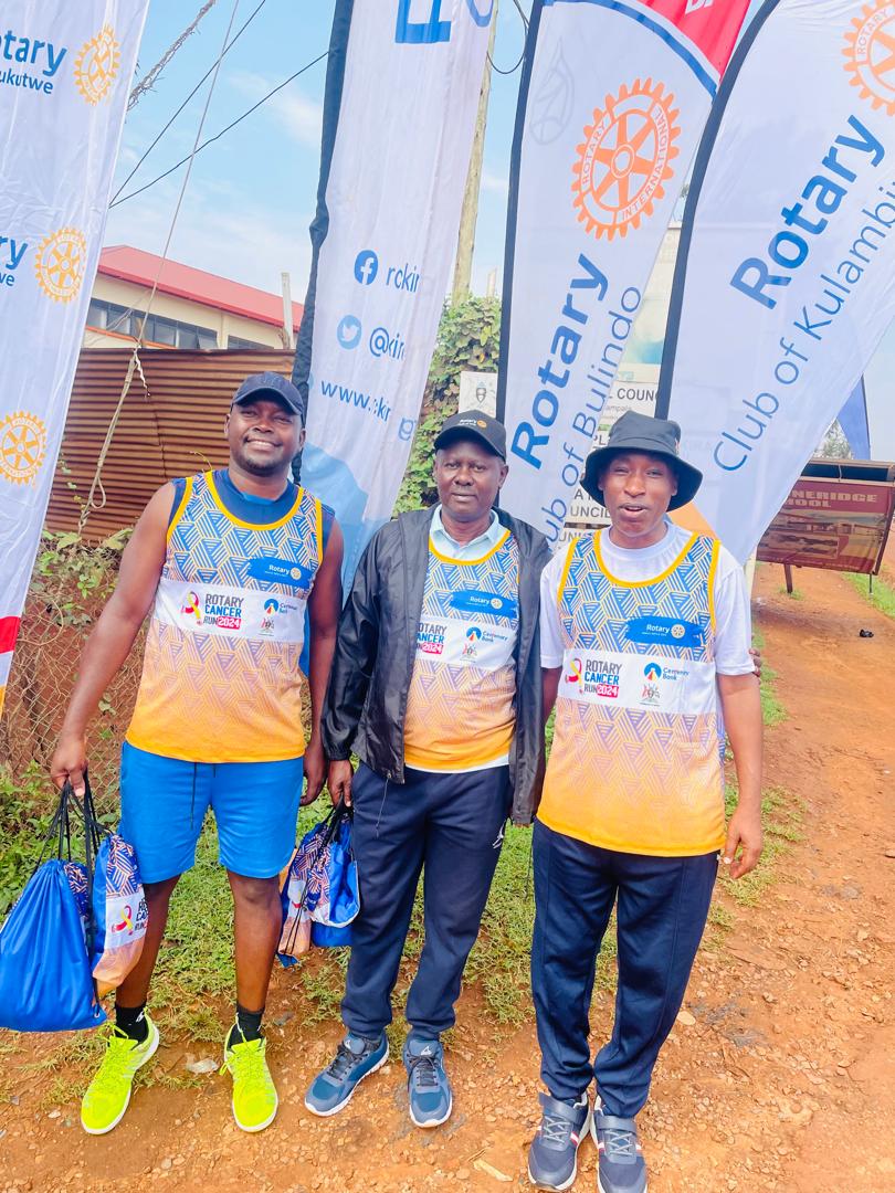rckira1's tweet photo. Stepping up for a cause! ๐ถ๐ฝโโ๏ธ๐ถ๐ฝโโ๏ธ We joined other forces for a walk from Conbary Hotel Bulindo to Kira Health Centre as we prepare for #CancerRun24. Every step we take brings us closer to a cancer-free future. Get your Cancer Run Kit now.@mbulafu #CancerRun24 #RCKira #RotaryCares https://t.co/01djq9TJhi