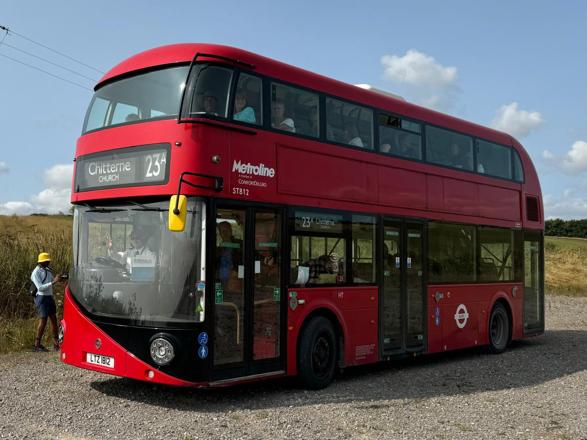 To <a href="/ImberbusUK/">Imberbus 🇺🇦🌻</a> for me today and a brief chat with <a href="/tcoolingML/">T Cooling</a> driving Metroline on route 23A