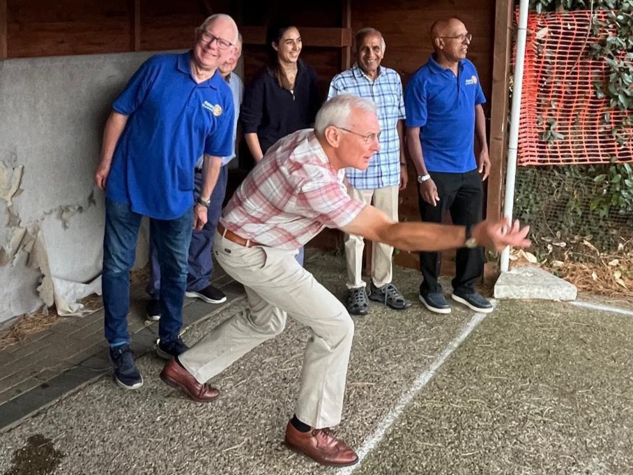 RotaryCantUK's tweet photo. Last Friday saw a spirited evening of camaraderie & rivalry when we joined @ForestBlean & #Sunrise #Rotary clubs for an inter-club Bat & Trap competition – now one of our regular events: 🏅https://t.co/AIuObePqgq
#batandtrap #rotaryfun #rotarymembers #canterbury @RotarySE1120 https://t.co/ozo2e715G8