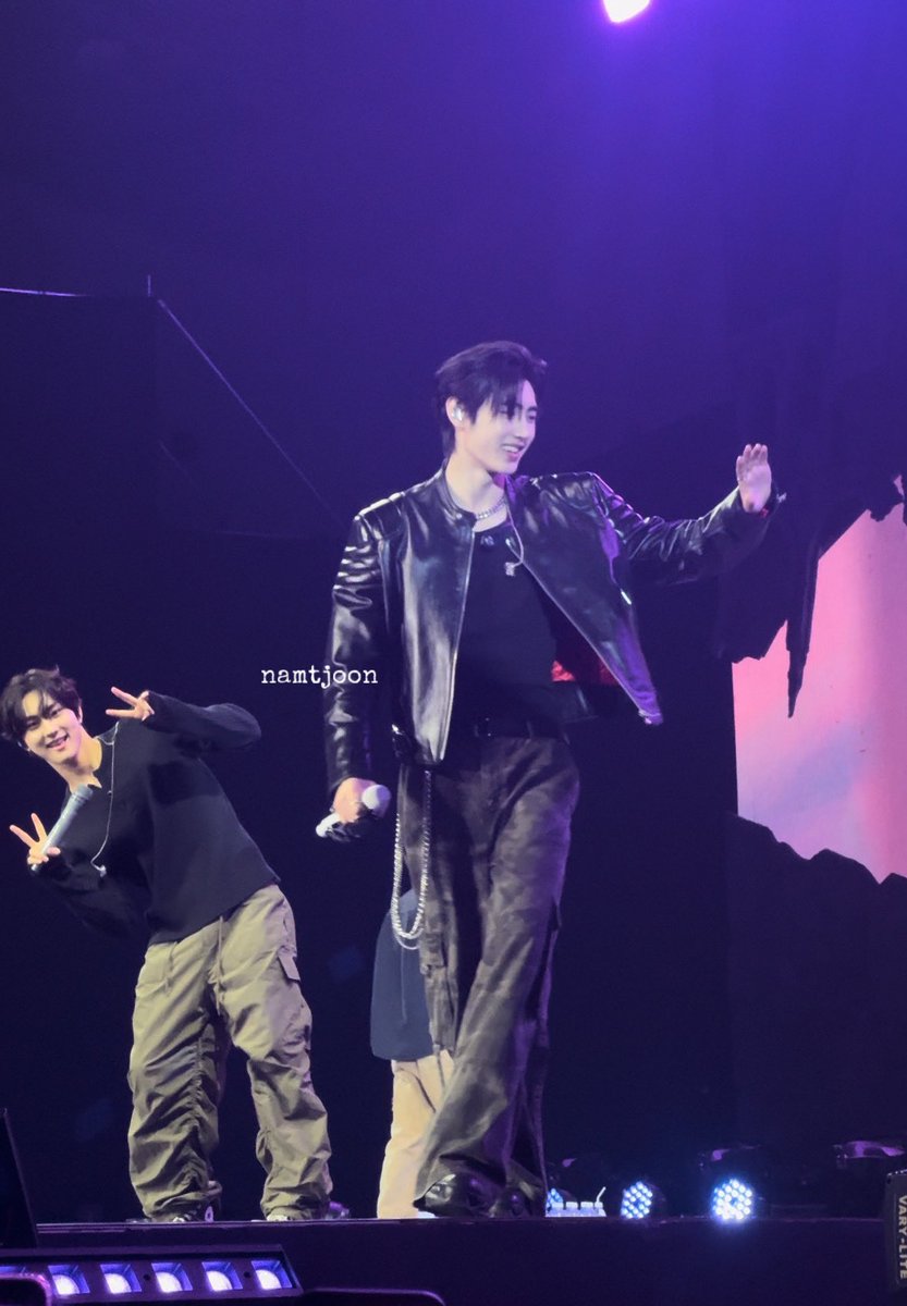 FOTO TERGEMES HARI INI! JUNGWON IS SO CUTE POSING BEHIND SUNGHOON HYUNG 🥹❤️ ASGSJSG AAA GEMESS! MY TAERUNGZ 😭❤️
#FATEPLUS_IN_JAKARTA_D1
#FATEPLUS_IN_JAKARTA
#ENHYPEN