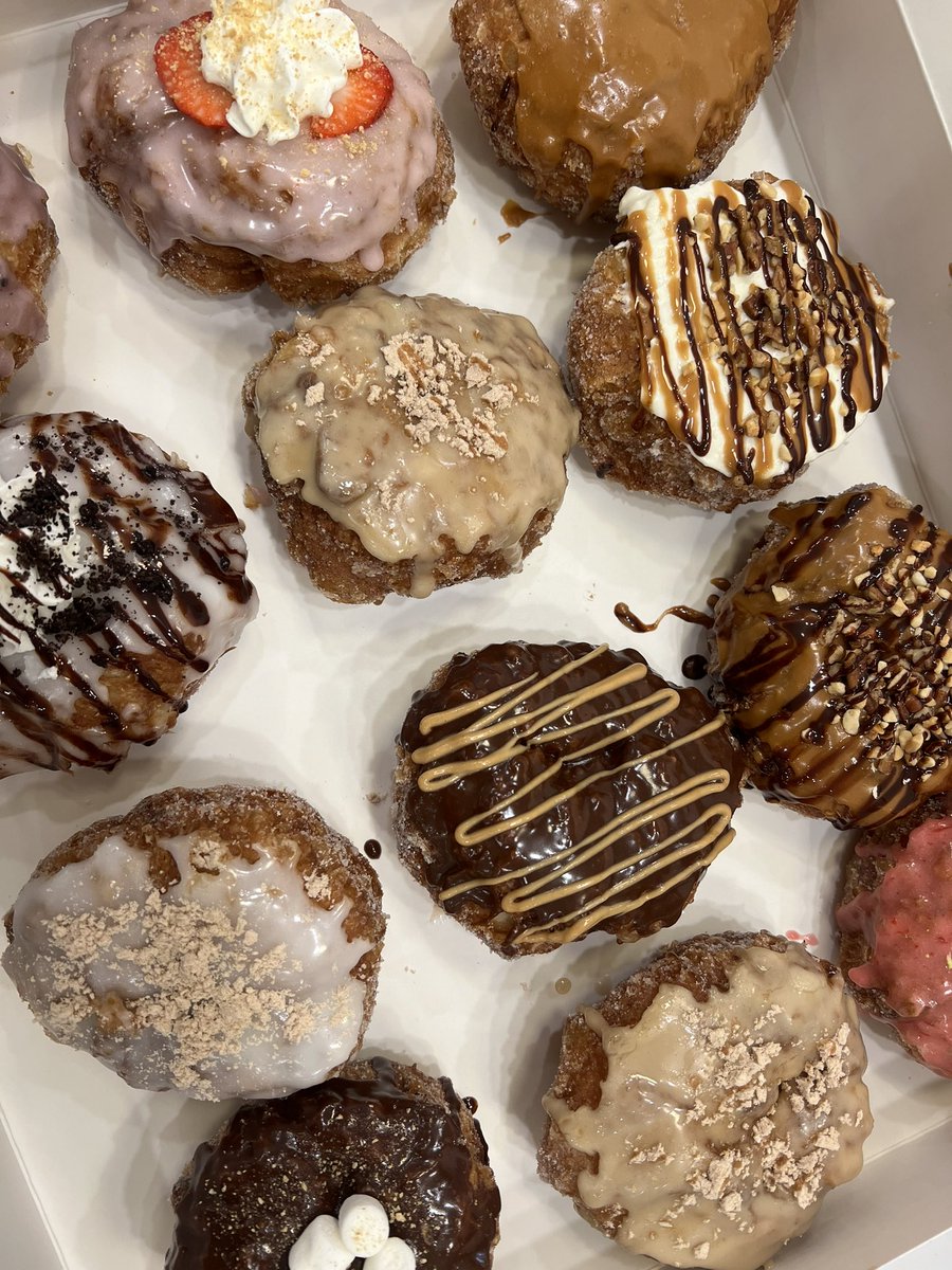 Annie Brown (@anniebrownnews) on Twitter photo Hello from me & my sweet story assignment this morning😋🍩 tune in on <a href="/Local12/">Local 12/WKRC-TV</a>
<a href="/parlordoughnuts/">Parlor Doughnuts</a> Hello from me & my sweet story assignment this morning😋🍩 tune in on <a href="/Local12/">Local 12/WKRC-TV</a>
<a href="/parlordoughnuts/">Parlor Doughnuts</a>