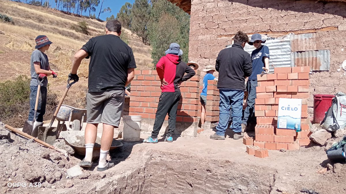 campperu's tweet photo. Work continues on the construction of toilet #20 🚽 at #CampMoray.  We are impressed by the hardwork and momentum from #TeamFalcon 🤗🙌 #campseffect @CampsInt https://t.co/KO17sqA1Hx