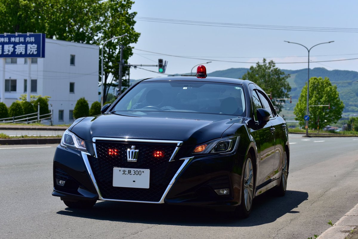 ph_gm_pc's tweet photo. 北海道警察 北見交機

北見市端野町緋牛内にて
覆面パトカーを追い抜いて行くレンタカーが多数。即赤上げからの追尾でしたが、気づくドライバーはゼロでした。
5時間程で6台を捕まえていました。 https://t.co/KwR2OzCpRy