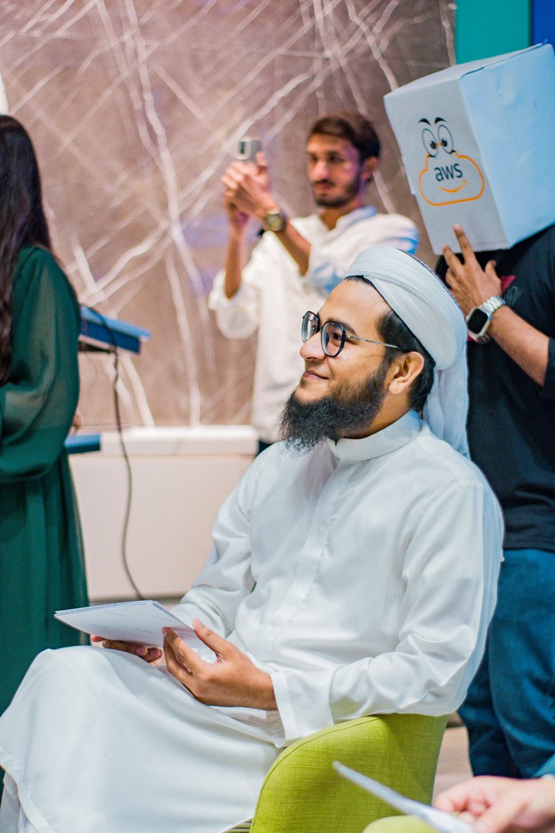 CodeAshing's tweet image. 🎤 Thrilled to represent @aws at Azure Fest hosted by Microsoft Learn Student Community - DHA Suffa University! Thanks to Kiran Amin Panjwani for the invite.

#AWS #AzureFest #MLSA #CloudComputing #TechCommunity #Innovation #AWSspeaker