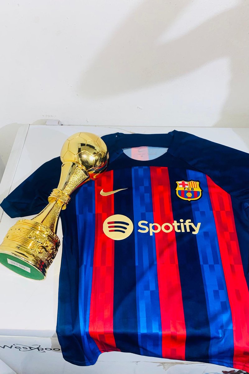 Le <a href="/clasico_241/">Clasico 241 🇬🇦</a> se joue à 11 vs 11 mais à la fin le Barça gagne toujours 😎😂🎉🎊