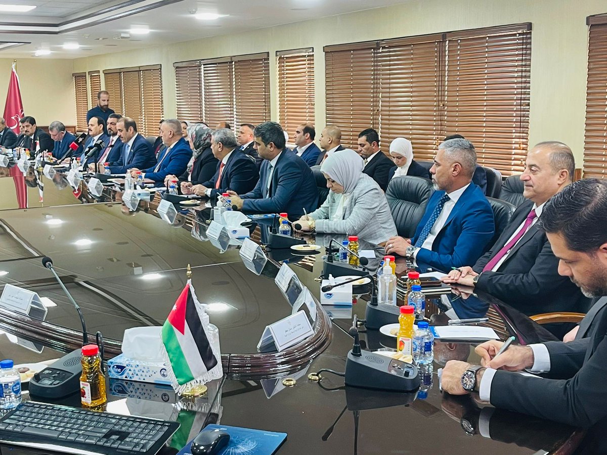 dhumed's tweet photo. إجتماعات اللجنة العراقية الأردنية المشتركة في العاصمة الأردنية بحثت العديد من الملفات ومنها تعزيز العلاقات الشبابية وتنفيذ برنامج عمل مشترك لمذكرة التفاهم التي سبق وان تم توقيعها بين البلدين. https://t.co/ArRt2O6FCE