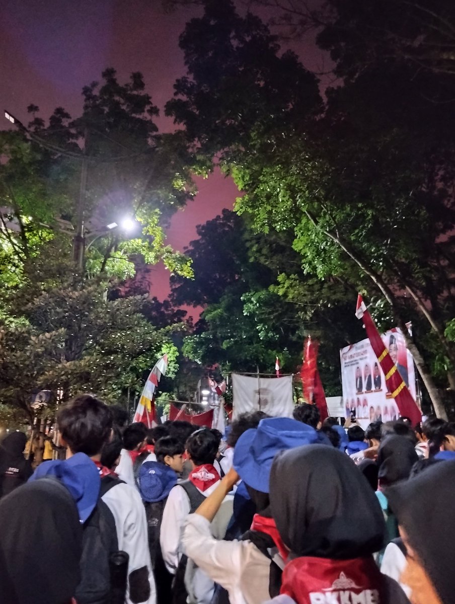 gandumanis's tweet photo. Hallo Mahesa! Saya Cinta Assafa, Jurusan Pendidikan Sosiologi dan Antropologi.

PKKMB UNNES 2024 seru bgt 💗 tp sayang day 2 gak banyak dokumentasi karna cepet bgt baliknya gak sempet liat GS nya

#JejakBarudiUNNES
#HariPertamadiUNNES
#PKKMBUNNES2024 https://t.co/WvbjUcWAZY