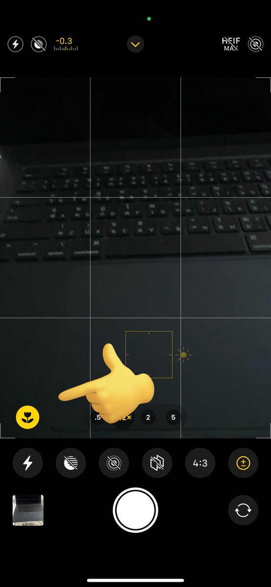 BrightMinho's tweet photo. วิธีใช้งานและวิธีปิดนะครับ (ค่อย ๆ อ่านนะครับ คนงงบ่อยมาก)

1. ไปที่ Settings > Camera > *เปิด* "Macro Control"

ตรงนี้คือ จะมีรูปดอกไม้ขึ้นมาเวลาถ่ายวัตถุใกล้ ๆ เปิดเพื่อให้เรา “ควบคุม” เอ���ได้ ถ้าไม่เปิด มันจะสลับเลนส์อัตโนมัติโดยไม่ถามเรา

ดังนั้น ต้อง เปิด Macro Control ครับ https://t.co/x60jfs6XuY