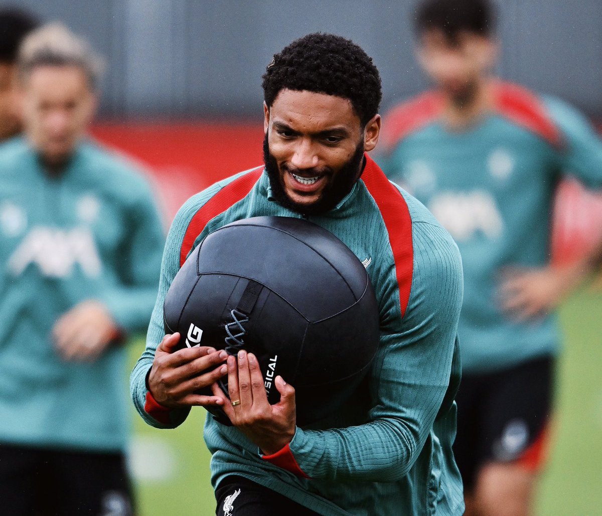 FabrizioRomano's tweet photo. 🚨🔴 Liverpool confirm Joe Gomez not in matchday squad today.

He’s looking at options for the final two weeks of the summer transfer window. https://t.co/EoO69KMKjg