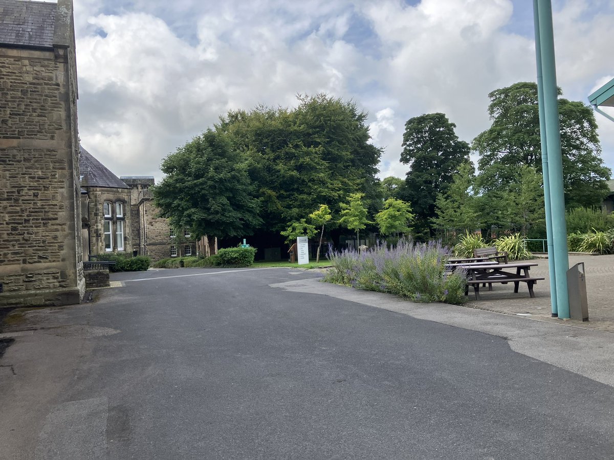 <a href="/CumbriaUni/">University of Cumbria</a> looking beautiful as always today, green spaces and lovely buildings within which to learn how to transform peoples lives on our #innovative #OccupationalTherapy degrees regulated by @HCPC &amp; approved by <a href="/theRCOT/">Royal College of Occupational Therapists</a> find out more via #clearing2024 💚