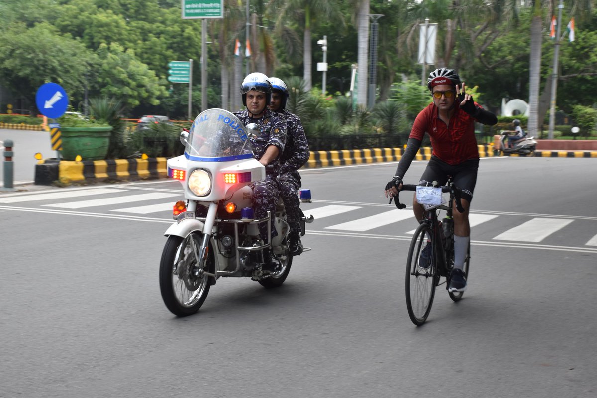 INS_India_IN's tweet photo. 🚴Naval Station Delhi Cyclothon🚴‍♂️

Great enthusiasm and team spirit on display! 

#Cyclothon #90DaysFitnessChallange #FitnessFirst #FitIndia 

@indiannavy 
@IndiannavyMedia 
@SmartBikeIN https://t.co/K5XN4XZ6Te