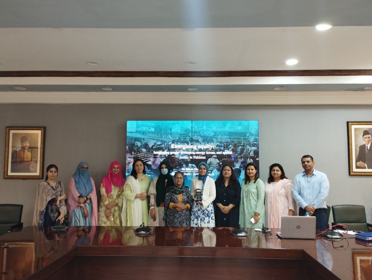 rihab_khalid's tweet image. Wonderful to hav presented my research on the gender-energy-space nexus at my alma mater, @uetlhr this week. It was gr8 revisiting the campus after a decade, and reconnecting with peers &amp;amp; mentors. Luvd the interest in #genderequity &amp;amp; #SpatialJustice and the insightful feedback!