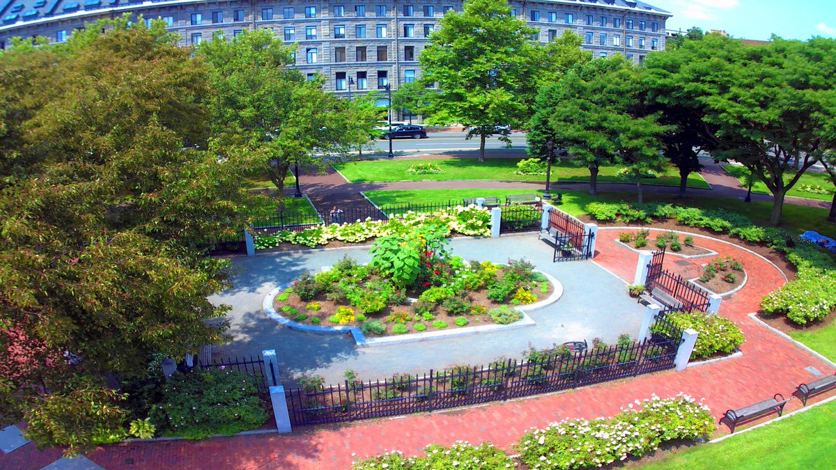 brooksbos's tweet photo. The Rose Kennedy Rose Garden in Boston's North End is an easy-to-miss garden that honors the mother of JFK and others who lost children in WWII. It is the start of The Irish Heritage Trail in Boston. "This secluded space honors America’s Gold Star Mothers as well as Rose Fitzgerald Kennedy, mother of President John Fitzgerald Kennedy. American Gold Star Mothers is a veterans’ service organization that provides support for mothers who lost sons or daughters in World War II. Mrs. Kennedy became a Gold Star Mother on August 12, 1944, the day her oldest son Joseph Patrick (Joe Jr.) Kennedy was lost in action when his airplane exploded over the English Channel." - https://t.co/5MOUi8e1Ui @MayorWu @MassGovernor @TheBostonIrish ✝️🌹🌳🙏