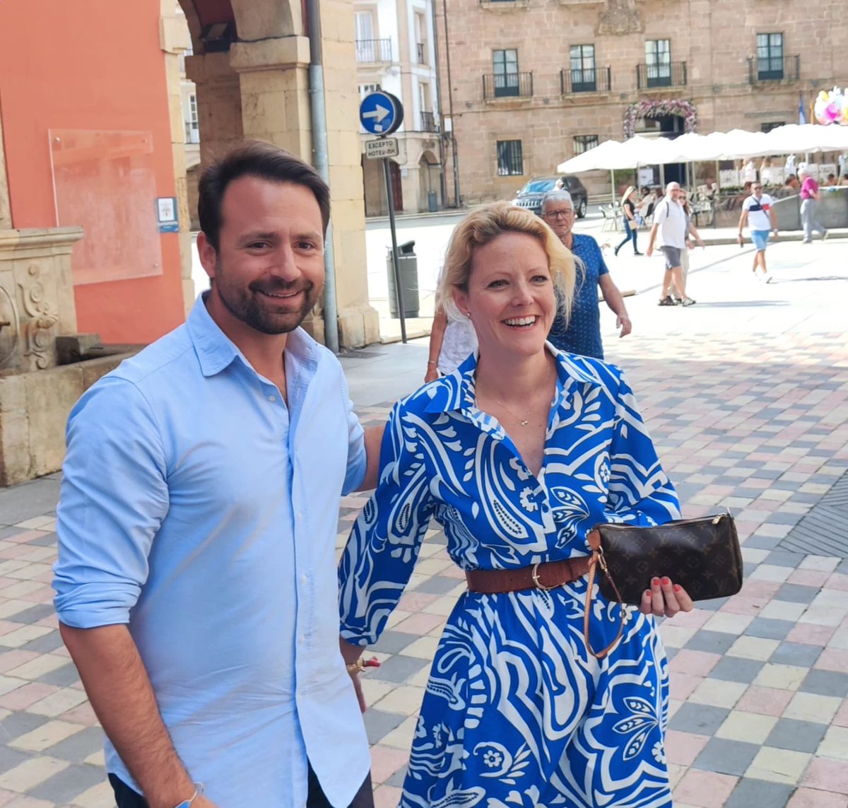 PP_Asturias's tweet photo. Nuestro presidente @AlvaroQueipo asistió a la primera junta local del @PPopularAviles con @steffrs9 como presidenta. 

📢El 🅿️🅿️ de Asturias y el Partido Popular de Avilés trabajarán para lograr un cambio de Gobierno en Avilés y en Asturias. https://t.co/1FjphTCYZJ