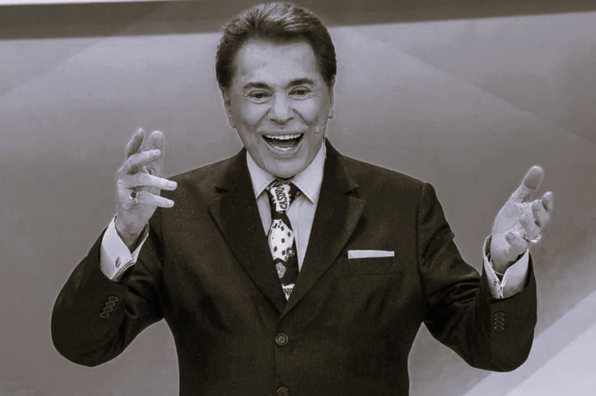 Corinthians's tweet image. O Corinthians lamenta com pesar a morte de Senor Abravanel, o Silvio Santos, aos 93 anos. 

Um dos maiores apresentadores da história do Brasil, Silvio Santos comandou os domingos do SBT por muitas décadas. Sempre irreverente, Silvio nunca escondeu sua paixão pelo Timão.…