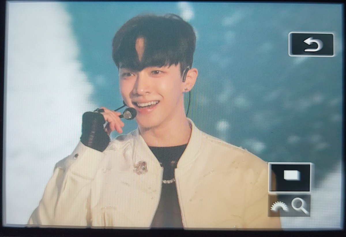 maylily0105's tweet photo. 240817 이기광 솔로콘서트

기광이와 함께 웃고 즐겼던 오늘..
당분간 이 행복함으로 잘 버틸 수 있을 것 같아.. 오랜만이야 라이트의 영원한 셋째이자 귀여운 기광아💙 https://t.co/E8pRmwuLn2