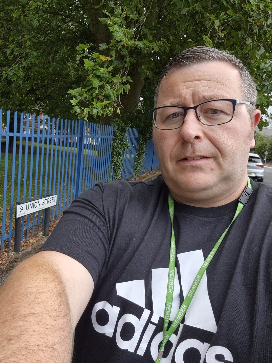 Dave4PrincesEnd's tweet photo. Great to be out this morning on my weekly walkabouts in the ward.
#WorkingAllYearRound #PRINCESEND https://t.co/v6ON1qXs95