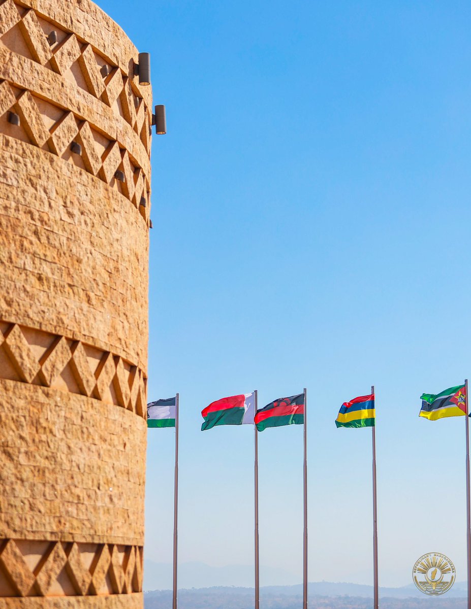 Madagascar est fier d’être parmi les nations soeurs africaines présentes au 44e Sommet de la SADC à Harare. Nous avons l’honneur de contribuer aux discussions sur l’innovation et le développement durable pour bâtir un avenir prospère pour l’Afrique australe.  #SADC #44eSommet