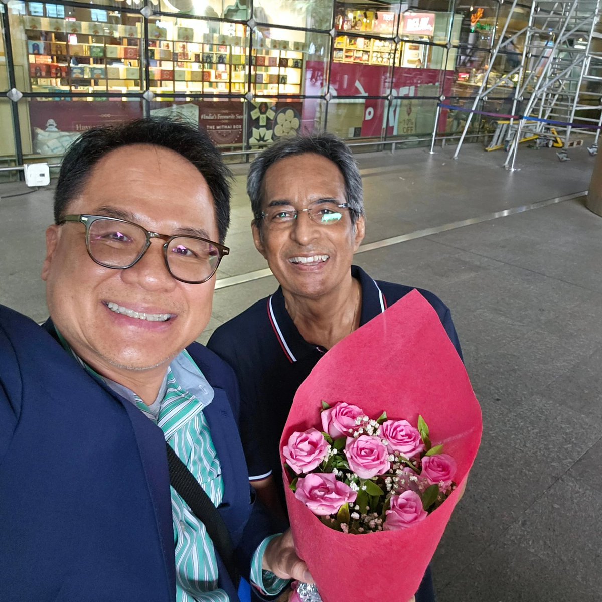 ProfSmak's tweet image. August 17, 2024
The adventure begins at @universalaiuniv 

#HelloIndia
#HelloMumbai