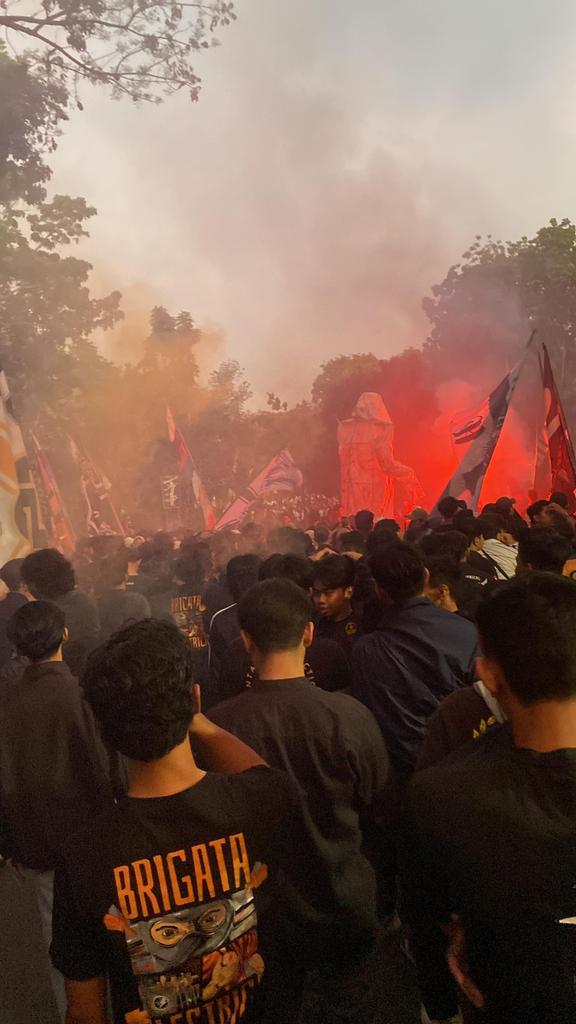 TimmyTama's tweet photo. Hallo Mahesa! Saya M. Dilatama Putra Imani, Jurusan Teknik Sipil.
Perjalanan dalam PKKMB Unnes 2024 tidaklah mudah. Namun, banyak hal menyenangkan juga seperti bertemu teman baru, konser seru, dll. Terimakasih UNNES!!!
#JejakBarudiUNNES
#HariPertamadiUNNES
#PKKMBUNNES2024 https://t.co/AydNhgn7tF