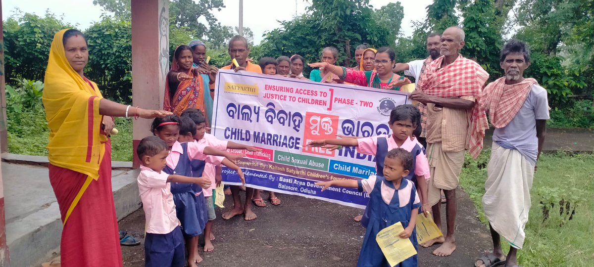 BADCBalasore's tweet photo. BADC-KSCF -US BALASORE ODISHA, k taraf se  AT-BHANDA GAON ,ARABANDHA , BLOCK -REMUNA,BALASORE
K chatra chatyraye sapath le rahe hai Bharat ko Balvivah mukta karna hai.
#childmarraigefreeindia
#balvivahseazadi 
#freedomnow
#childsexualabusefreeindia https://t.co/WAFWVzPeAR