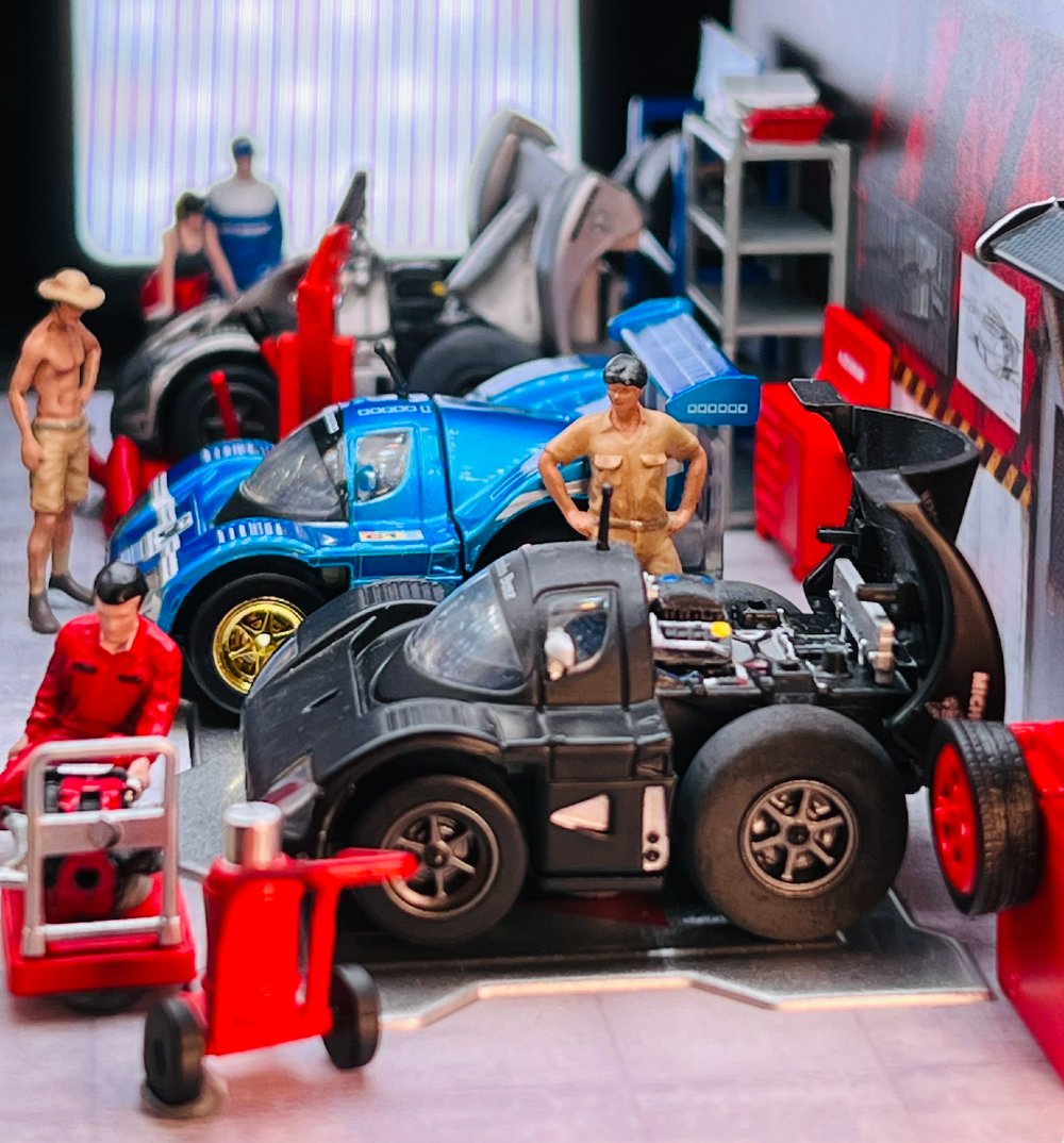 heyniccheung's tweet photo. 【Day 3️⃣5️⃣】Young folks love cars and fixing them up too!🔧🚗 They believe machines are an extension of wisdom and a boost of power💪. Who needs a gym when you have a toolbox?😉 #CarLovers #Gearheads #PowerAndWisdom #DIYMechanics #YouthAndMachines https://t.co/Ywr32xpHIi