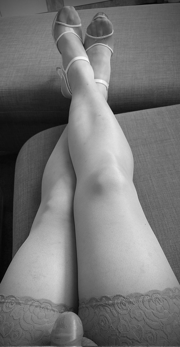 Rhene_Barong's tweet photo. Have a chill weekend ☺️🤗
#sissy #heels #highheels #sandals #legs #stockings #legsinstockings #halterlose #strümpfe #chastity #cage #chastitycage #locked https://t.co/iMwUCvg0wp