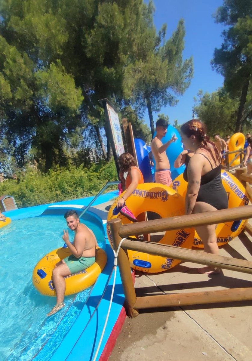 CambrolleMar's tweet photo. 🏖 Todes a la piscina !!! 
Desde @ATA_Trans hemos organizado un día de piscina donde disfrutar del baño, la convivencia, los juegos y el sol, en un espacio seguro entre iguales. 
#EmpoderamientoTrans #TransActividad #Ocio 
Te gustaría formar parte de nuestras actividades y quedadas? 
Contacta: asociacion@atandalucia.org o llámanos al 954 22 87 28!!