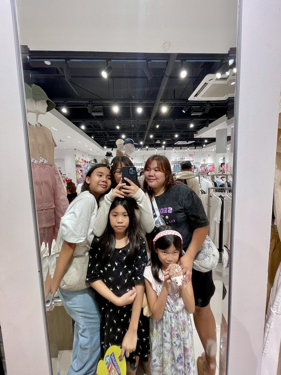 mamadelego's tweet image. #TeamGo #KwatroMarias ❤️