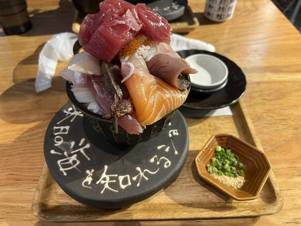 riy018's tweet image. 北海道旅行編
シハチ鮮魚店、サッポロビール園、根室花まる