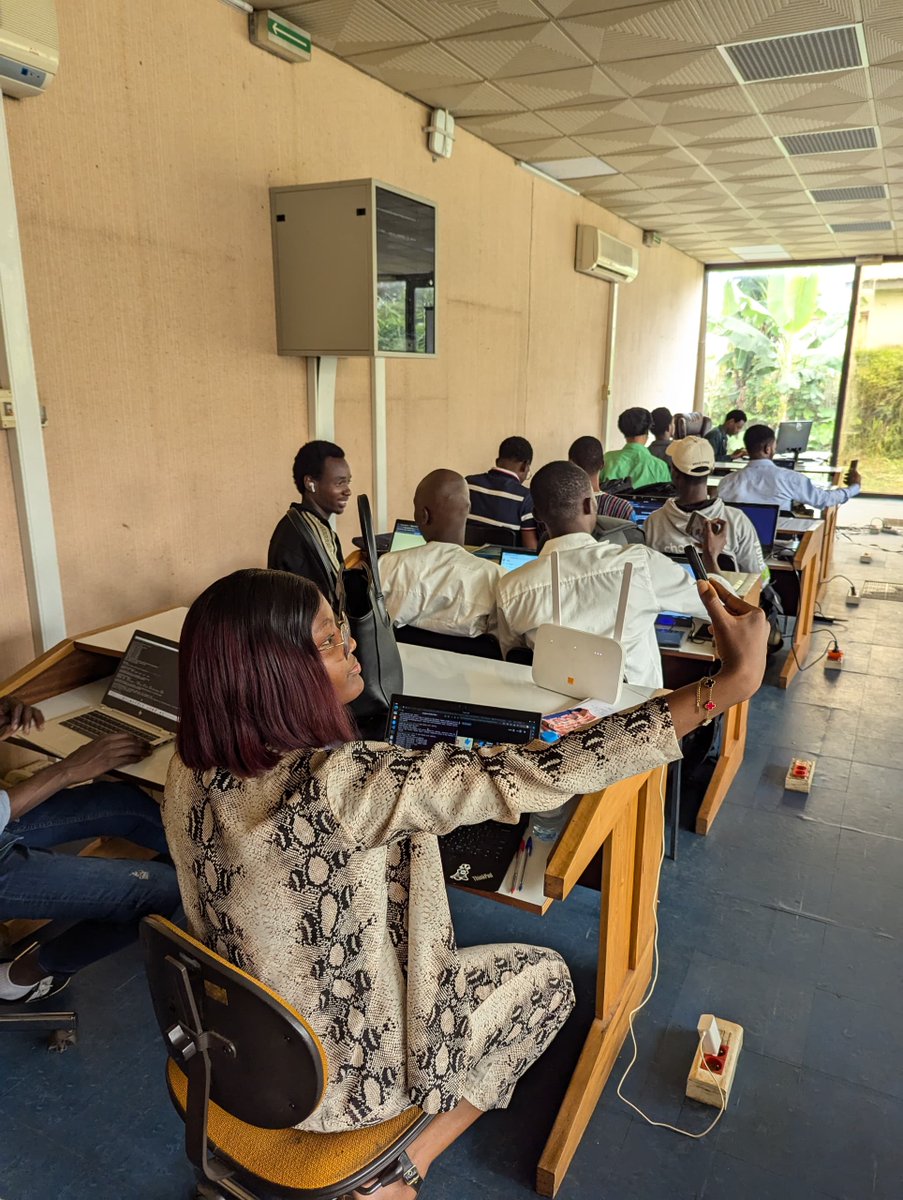 GDGYaounde's tweet image. At GDG Yaounde we are also use the microservice architecture to build our network ... a win is a win 😁🤭
#architecture #microservice #gdgyaounde