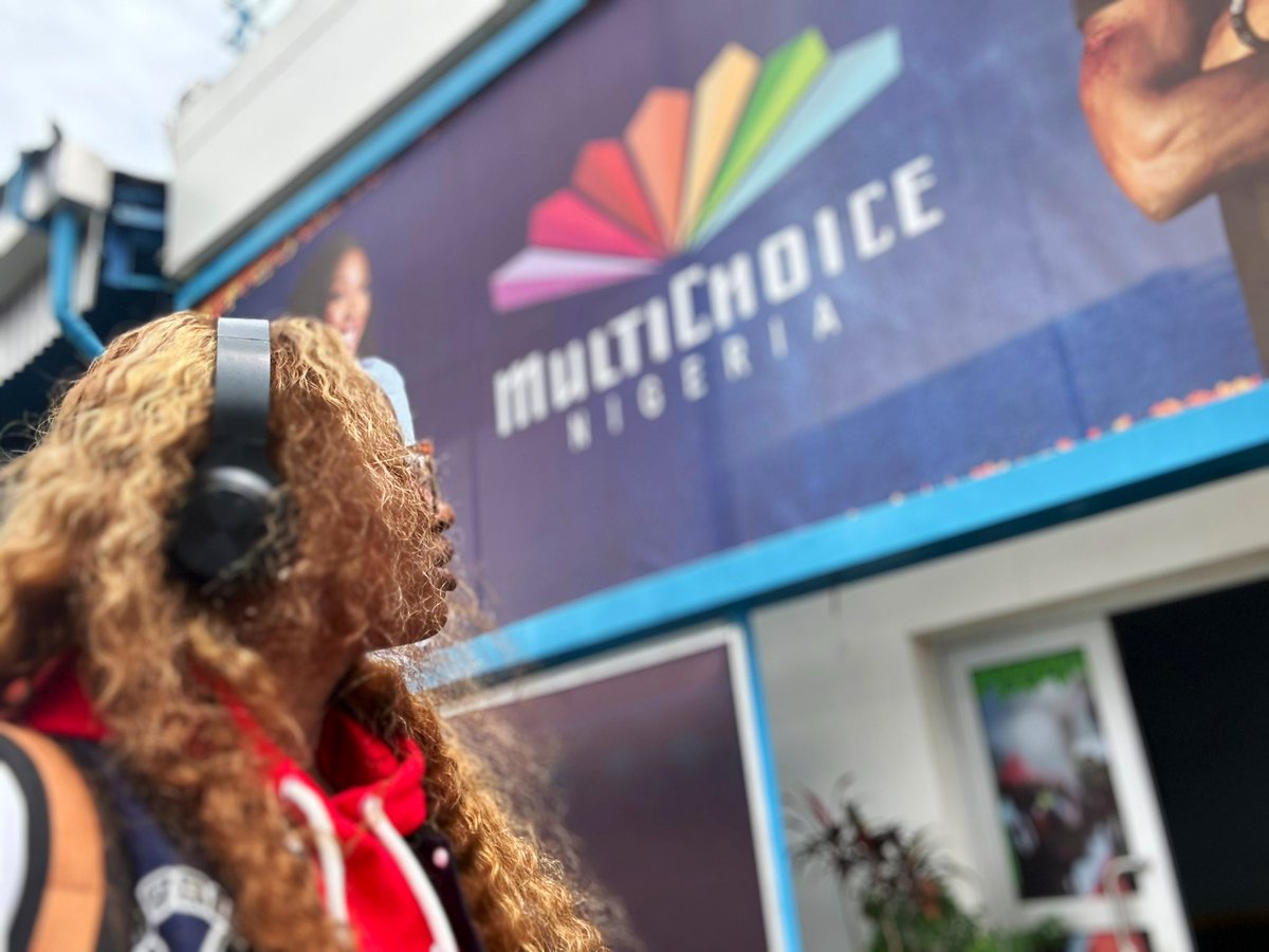 OfficialSuo's tweet image. Back to base. I’ll be your #OfficialPidginCommentator as Ipswich Town face a Liverpool side that have never lost in East Angria. Omen?

I say dis game na GG/U2.5 sha. 😋

Follow my pidgin commentary live @DStvNg x @SuperSportBlitz 203. Change your language options to pidgin.…