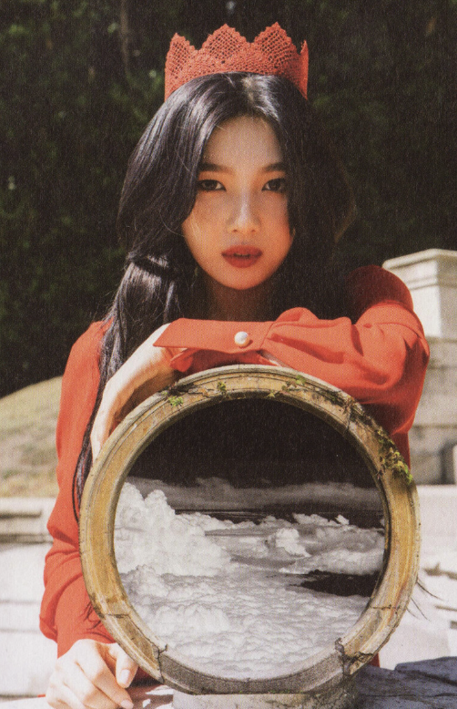 redfl4vour's tweet photo. happy 7th anniversary to red velvet's peekaboo &amp; 2nd full album, perfect velvet! 🍕 🔪 https://t.co/YvjXYQDpMg