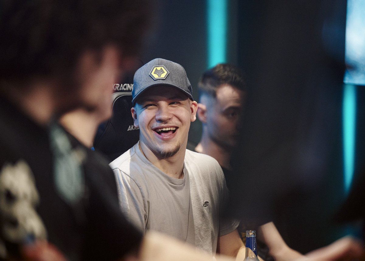 Kommenden Freitag findet bei uns in Köln wieder das R6 Central Combine Finale statt! <a href="/RainbowSixDE/">Rainbow Six Siege DE</a> 
Die Xperion Days starten schon am Donnerstag. 🤫