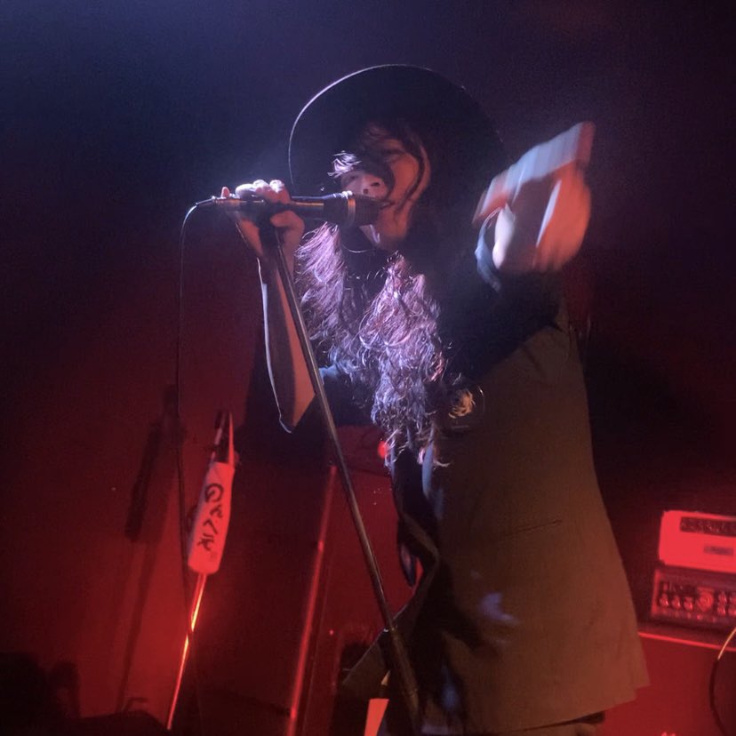 Nickmin11's tweet image. 昨日のエキマイクにもゲスト出演していてめっちゃカッコいい！と思ってたエレママ

ボーカルARISA ZOMBIEのお父様が土崎出身だそうで熱いザキの血入ってたら熱いはずだわー！🔥

生で初めて見て失禁レベルのカッコよさで泣いたー！
これからも追いかけたいです！
#ELECTRICMAMA
#NOWORNEVER
#shacotan