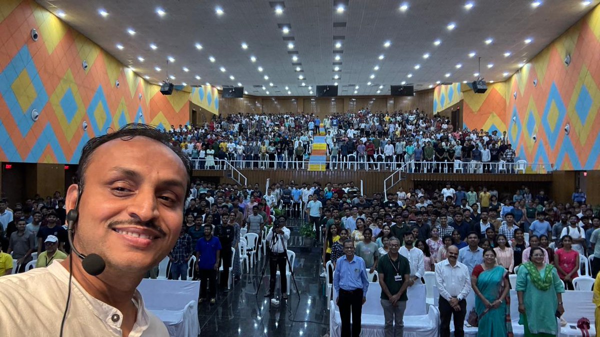 DrChetanSolanki's tweet image. At @VNITN today with my @Energy_Swaraj Yatra.

950+ Participants attended the talk and pledged their participation in #ActionForClimateCorrection!

Get started 👉 es-pal.org

#Nagpur #ClimateAction #EnergyLiteracy #Solar