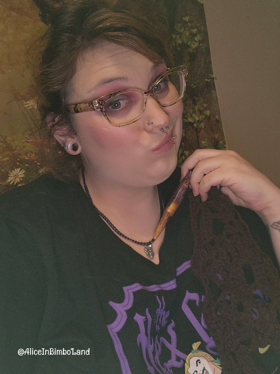 Silverm81156605's tweet photo. I made a sexy lingerie piece now I have to make a shawl to go with! It's the rules. #crochetaddict #handmade #knottyhooker https://t.co/ry5mzcuk9m