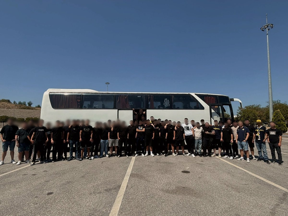 Bir gün gelecekler diye umutla beklenenler ve her seferinde bu umuda karşılık verenler geliyor... #AwayDays