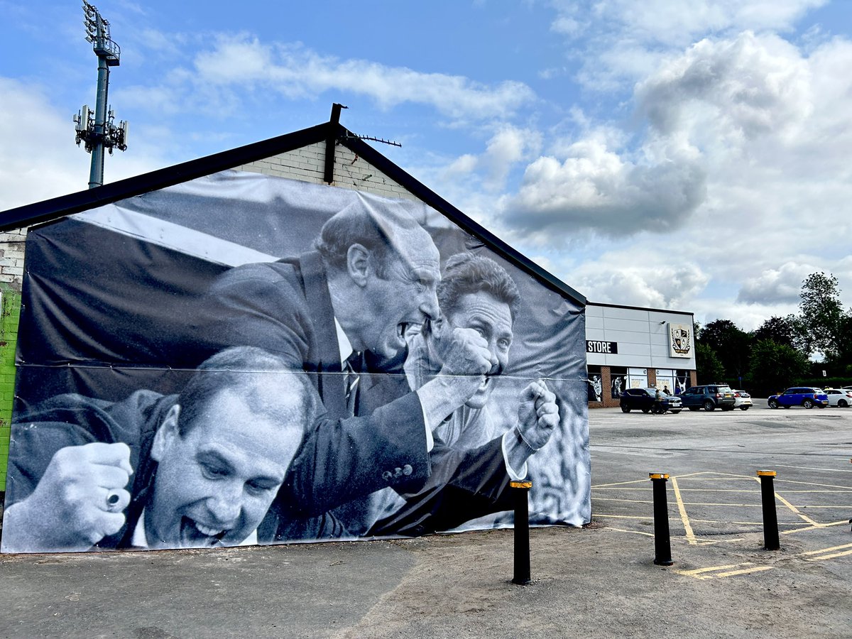 MxndaJay's tweet image. Fair play @OfficialPVFC .. these look mega!😍🤍 #PVFC