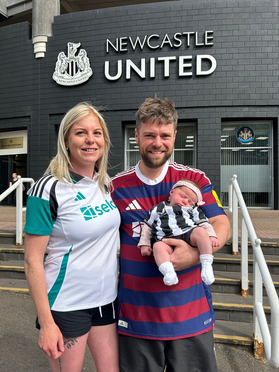 Cara58849475's tweet photo. Had to take our newborn for a walk around on match day 
#NewcastleUnited https://t.co/oCmbnmab9p
