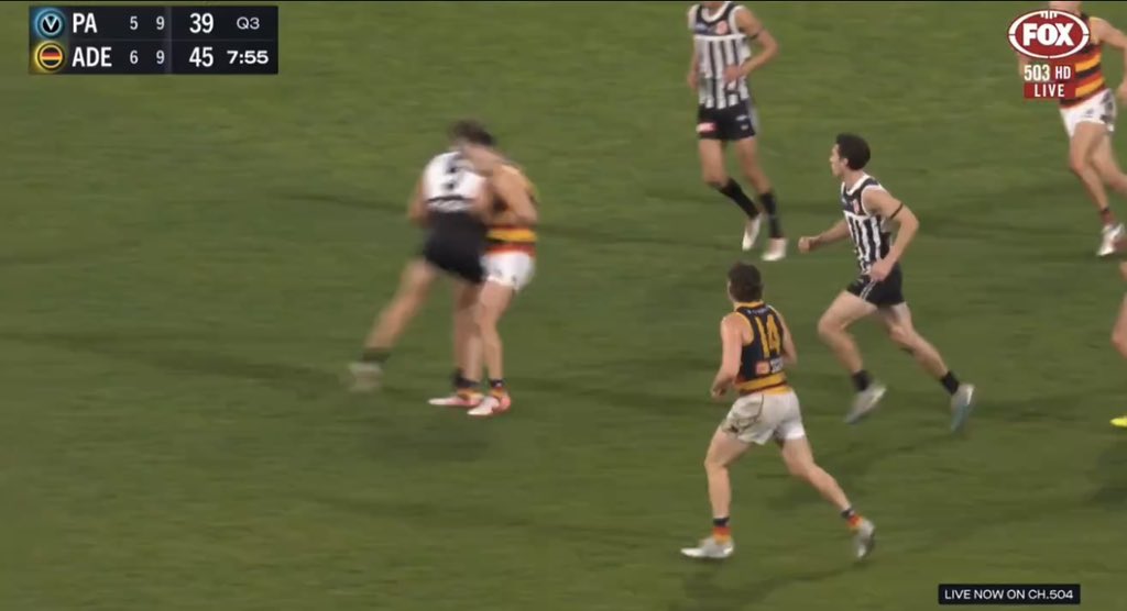 ImAbsolutezero7's tweet photo. @AFL Doesn't look like head contact, shoulder to the chest! But knowing the AFL, because it's a concussion it will be a ban. https://t.co/RdoUGsjoCN