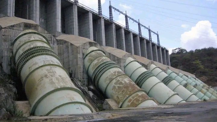 JeremyNgunga1's tweet photo. Détournement de 938,7 millions usd à la @snelofficiel01 : L'Association africaine de défense des droits de l'homme #ASADHO a récemment dévoilé une affaire de détournement de fonds,accusant la SNEL de ne pas avoir versé près de 938,7$ à la @DOUANERDC.
https://t.co/CT3AqcFTc4 https://t.co/lo329Y7WmA