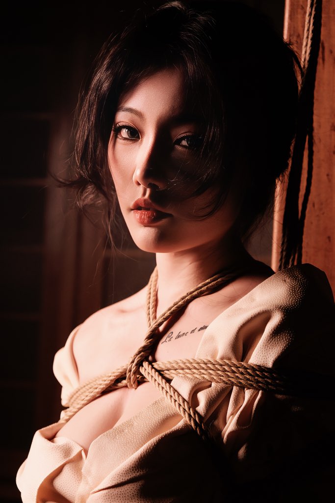 迫于无奈，旧图新发。

🕸️：@Nietzsche_Cn 
👩🏻：@taoliangazhai 
📷：@CriptoC40869 https://t.co/JJzHF0AT60