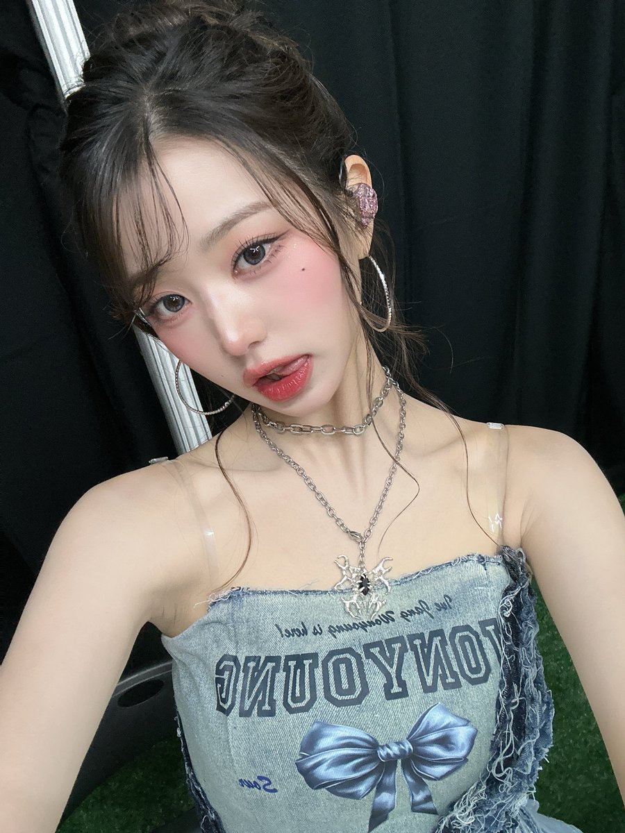 IVE_twt's tweet photo. 럭키피스🩷🍀7️⃣💕

#IVE #아이브 #JANGWONYOUNG #장원영 https://t.co/IbYdLS10kg