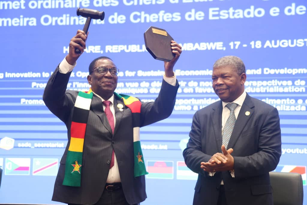Liberty29265111's tweet photo. *ZVAENDWAAAAAAA!!*

Hail The New SADC CHAIR:- HE President ED Mnangagwa 🇿🇼
Congratulations Shumba
@ZANUPF_Official 
@CdeVaks 
@Varakashi4ED
@MugandaniW https://t.co/KUO03mUBPc
