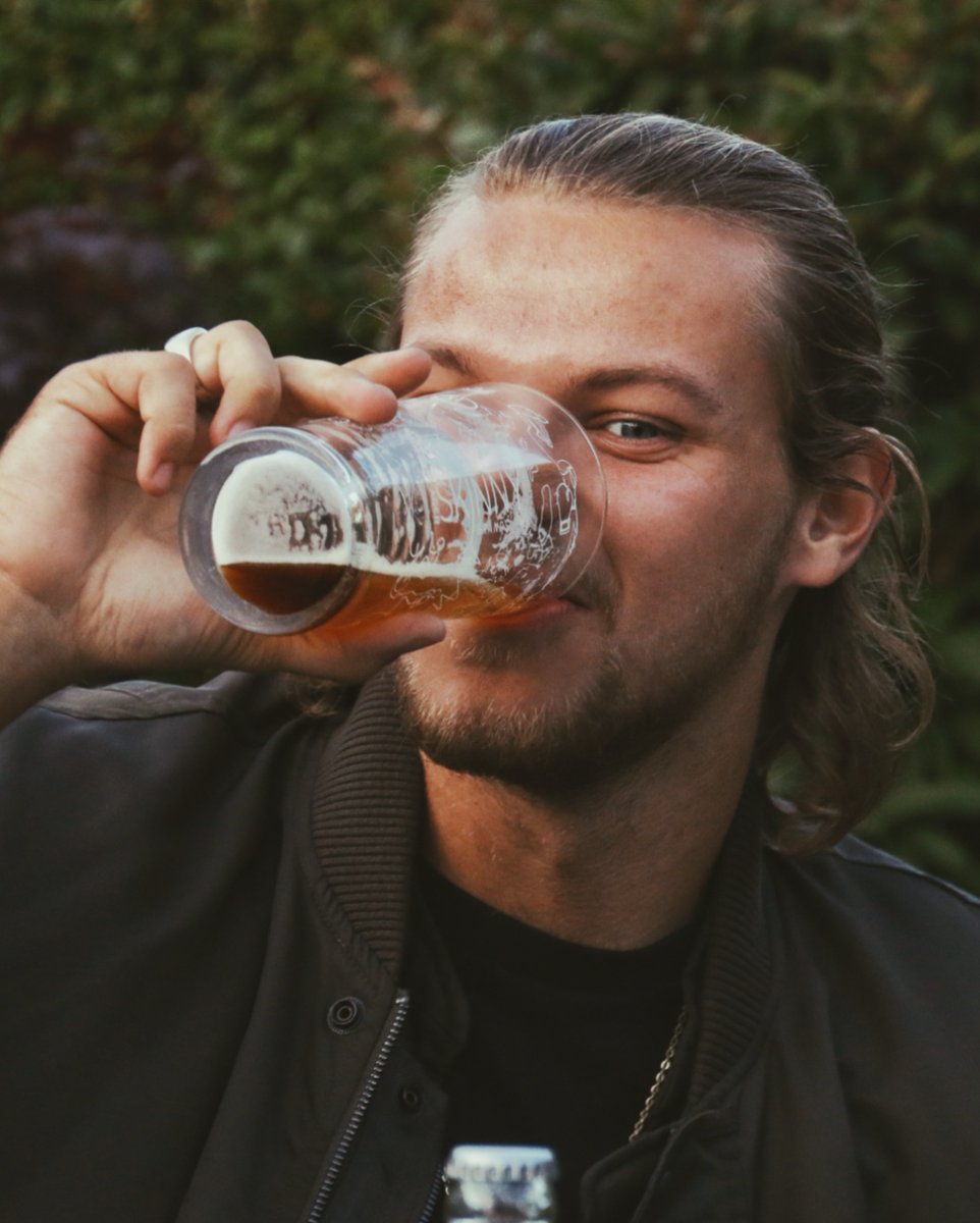 This is your sign to have a Skinny Lager 

#DrinkAware #SkinnyLager #SummerDrinks