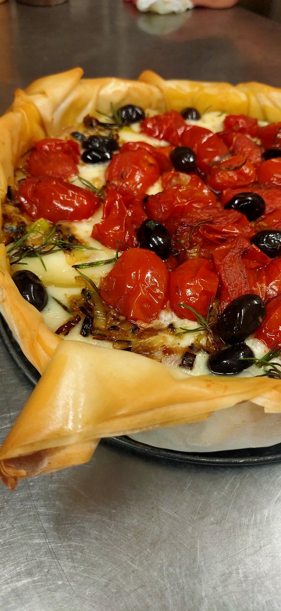 Productes de temporada que enamoren😍

#productefresc #deproximitat #hort #pages #herbesfresques #quiche #percompartir #ono😉